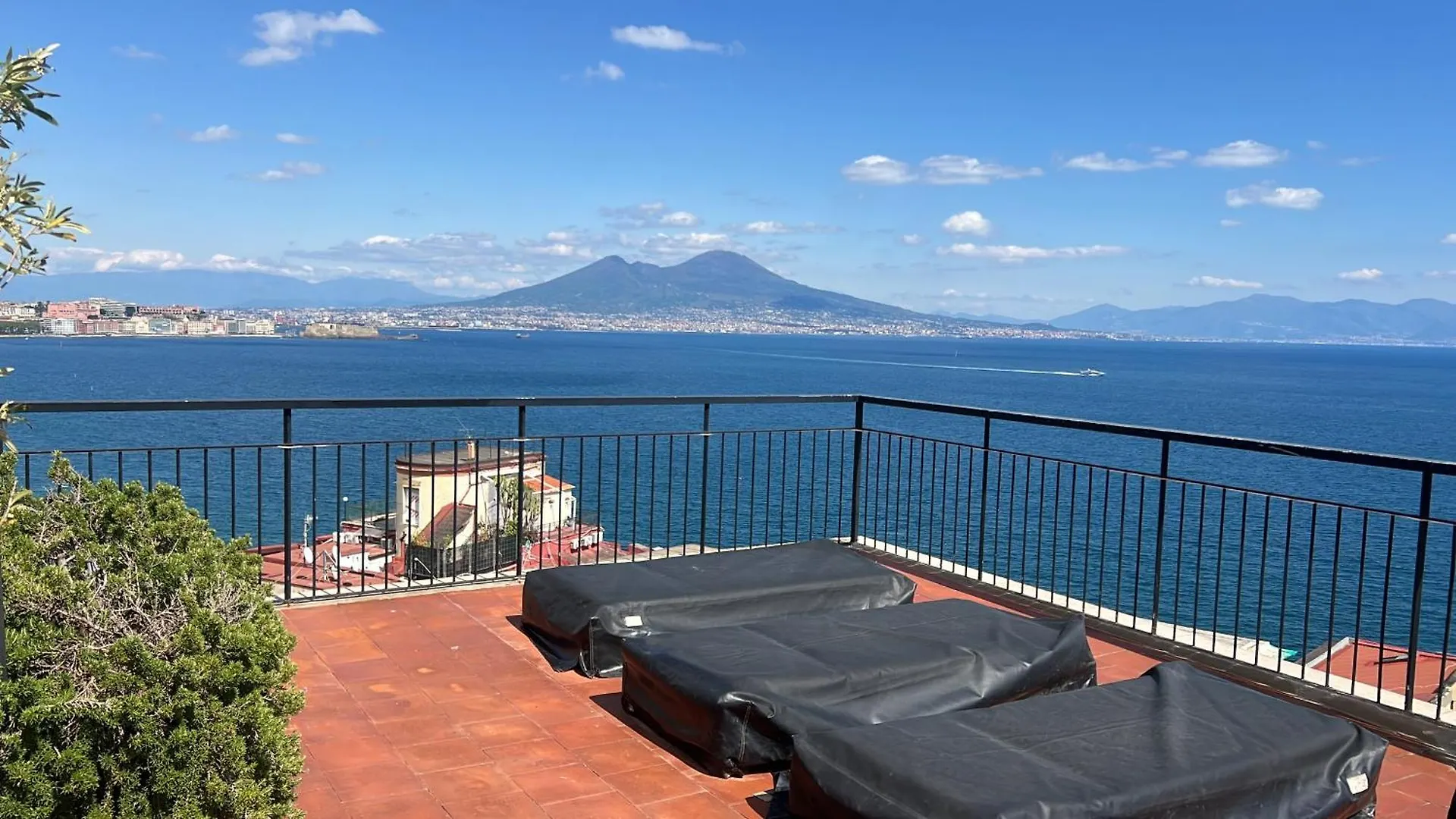 Suite 298 Naples Italy